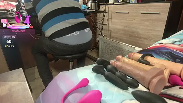 misteryman1956 online show from 12/16/25, 08:29