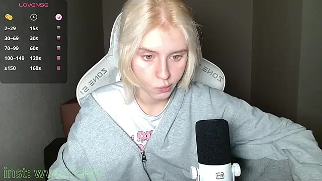 LizaKisses online show from 10/15/25, 01:19