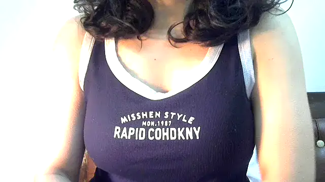 Snapshot of phuljhadi chatting on 02/15/25, 10:42 phuljhadi online show from 02/15/25, 10:42