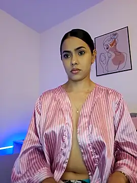 Snapshot of VictoriaEvaans_ chatting on 10/11/25, 10:55 VictoriaEvaans online show from 10/11/25, 10:55