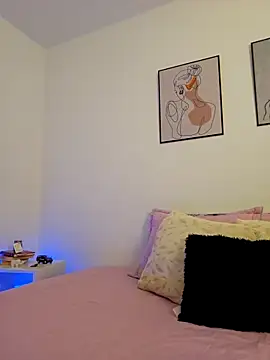 VictoriaEvaans  online show from 11/10/25, 10:26