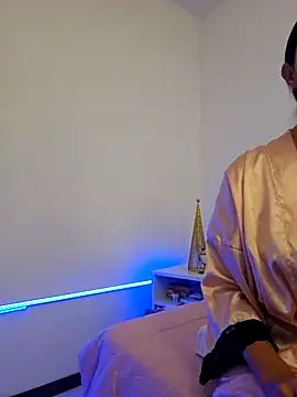 VictoriaEvaans  online show from 12/04/25, 09:58