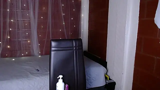 Snapshot of Priyalakshmi_ chatting on 09/27/25, 11:49 Priyalakshmi online show from 09/27/25, 11:49