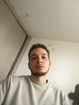Snapshot of LabronsAd chatting on 10/18/25, 08:44 LabronsAd online show from 10/18/25, 08:44