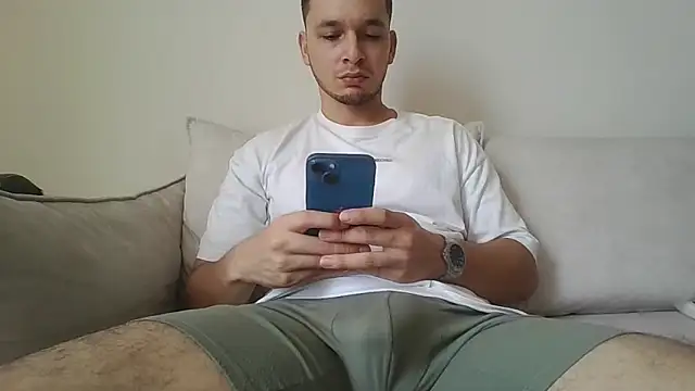 Snapshot of LabronsAd chatting on 10/20/25, 03:56 LabronsAd online show from 10/20/25, 03:56