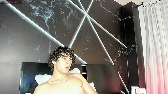 Luca ferrer  online show from 10/25/25, 02:00