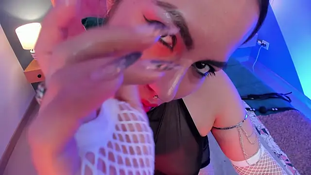 delilah fix online show from 11/25/25, 08:20