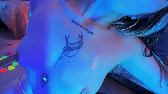 delilah fix online show from 11/30/25, 09:15