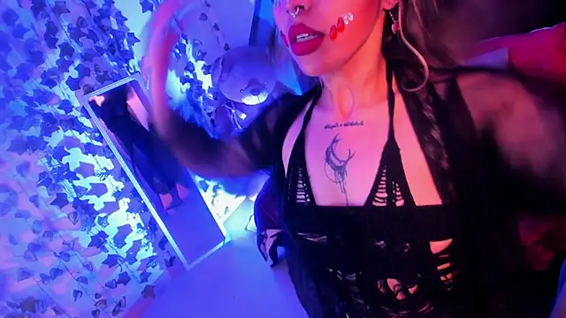 delilah fix online show from 10/26/25, 08:42