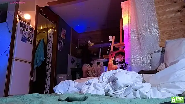 such juicee online show from 11/26/25, 09:04