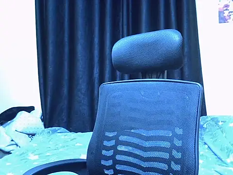 Snapshot of Horny-slut_ chatting on 01/14/26, 04:38 Horny-slut online show from 01/14/26, 04:38