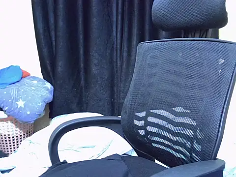 Horny-slut  online show from 04/09/26, 06:19