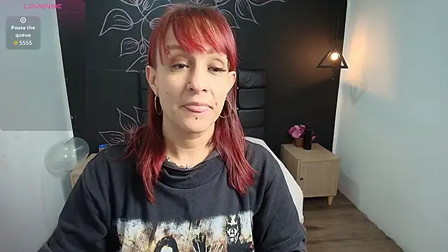 Snapshot of NatashaMason_ chatting on 11/04/25, 11:58 NatashaMason online show from 11/04/25, 11:58