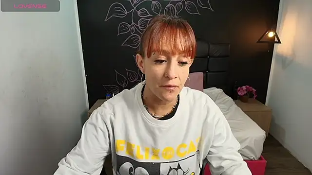 Snapshot of NatashaMason_ chatting on 10/22/25, 11:42 NatashaMason online show from 10/22/25, 11:42