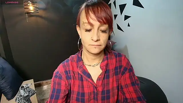 Snapshot of NatashaMason_ chatting on 11/08/25, 11:58 NatashaMason online show from 11/08/25, 11:58