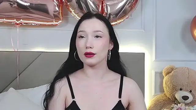 LeilaLow online show from 02/18/25, 12:17