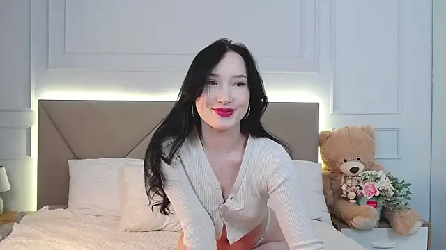 LeilaLow online show from 03/07/25, 12:45