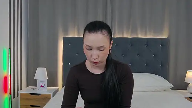 LeilaLow online show from 01/13/26, 11:47