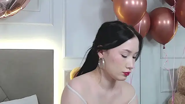 LeilaLow online show from 02/20/25, 03:08