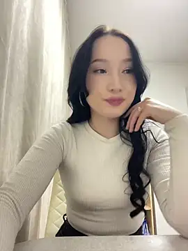 LeilaLow online show from 02/23/25, 02:25