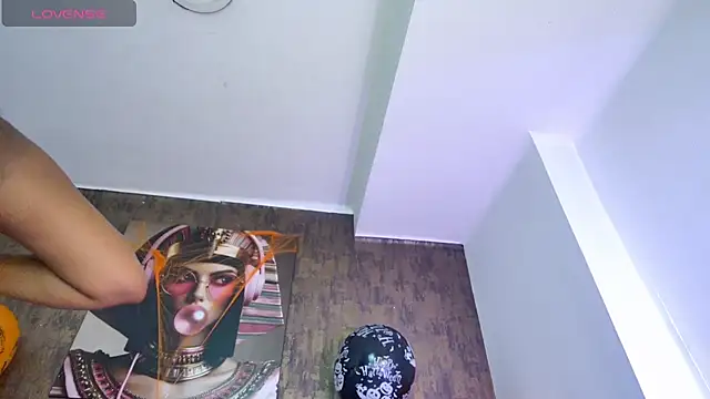 nicole  parker1 online show from 10/24/25, 07:13