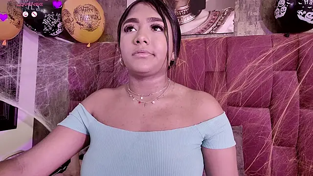 nicole  parker1 online show from 10/26/25, 09:20