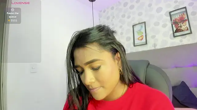 nicole  parker1 online show from 04/21/26, 01:50