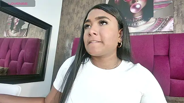 nicole  parker1 online show from 11/13/25, 07:07