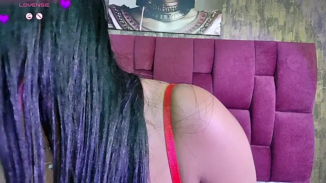 nicole  parker1 online show from 11/11/25, 06:47