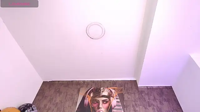 nicole  parker1 online show from 10/29/25, 07:02