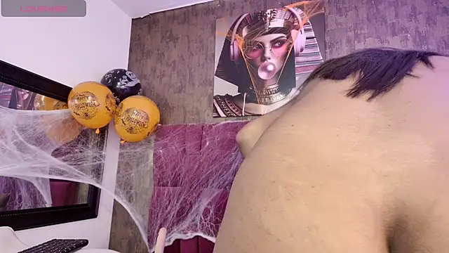 nicole  parker1 online show from 10/28/25, 06:18