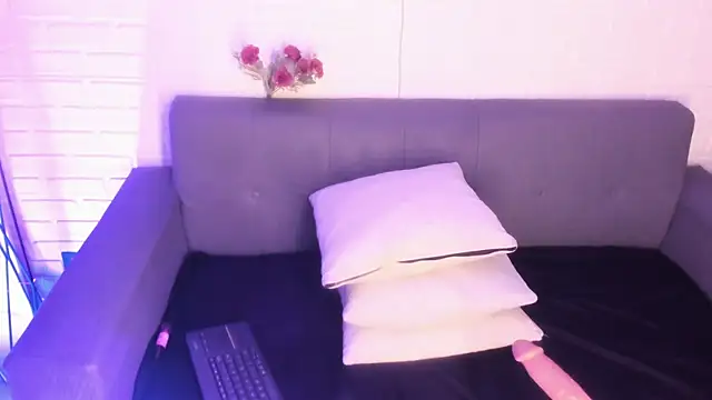 Snapshot of karina_gomez_18 chatting on 11/08/25, 11:36 karina gomez 18 online show from 11/08/25, 11:36