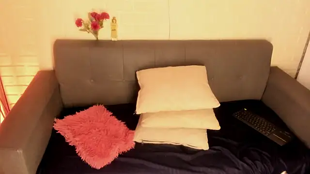 Snapshot of karina_gomez_18 chatting on 11/06/25, 11:36 karina gomez 18 online show from 11/06/25, 11:36