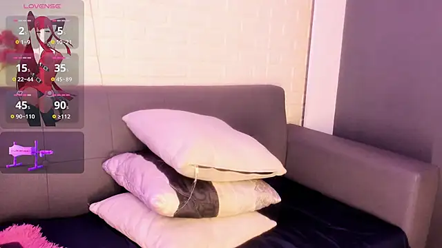 Snapshot of karina_gomez_18 chatting on 10/20/25, 11:33 karina gomez 18 online show from 10/20/25, 11:33