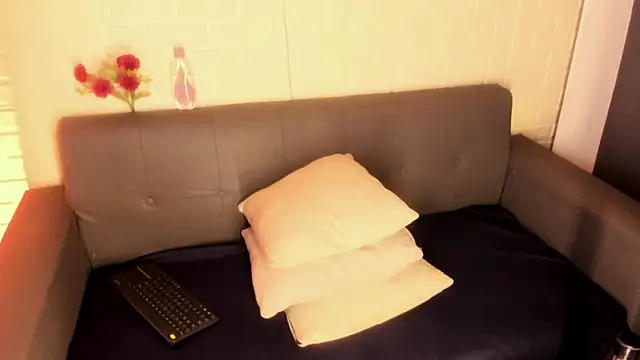 Snapshot of karina_gomez_18 chatting on 11/29/25, 11:43 karina gomez 18 online show from 11/29/25, 11:43