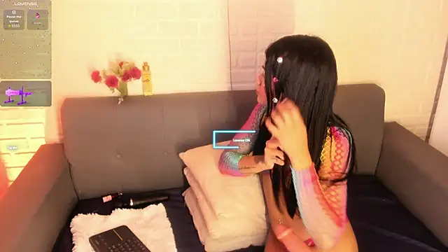 Snapshot of karina_gomez_18 chatting on 11/18/25, 11:57 karina gomez 18 online show from 11/18/25, 11:57