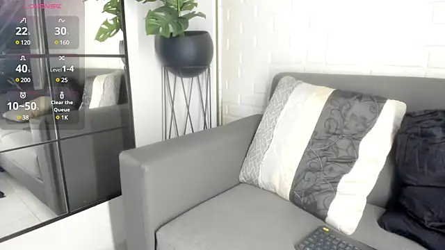 Snapshot of karina_gomez_18 chatting on 03/16/25, 03:25 karina gomez 18 online show from 03/16/25, 03:25