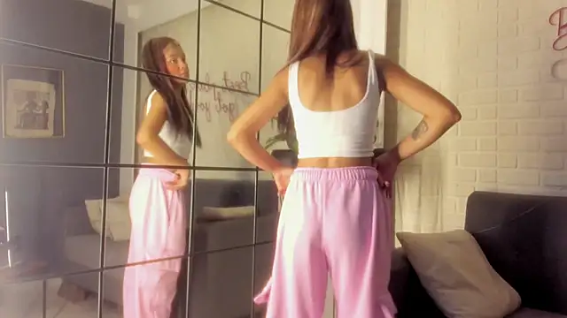 karina gomez 18 online show from 02/09/26, 11:41