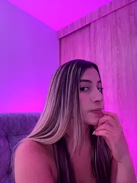 Issabela G1 online show from 09/29/25, 08:58