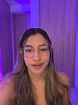 Issabela G1 online show from 02/19/26, 02:08