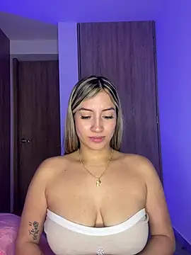 Issabela G1 online show from 03/07/25, 02:04