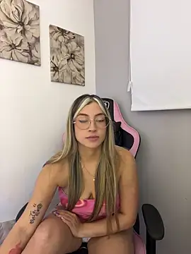 Issabela G1 online show from 04/07/26, 02:02