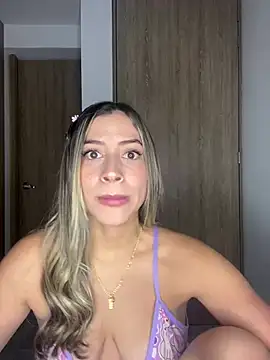 Issabela G1 online show from 02/13/25, 02:56