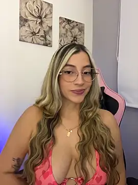 Snapshot of Issabela_G1 chatting on 05/10/26, 12:36 Issabela G1 online show from 05/10/26, 12:36