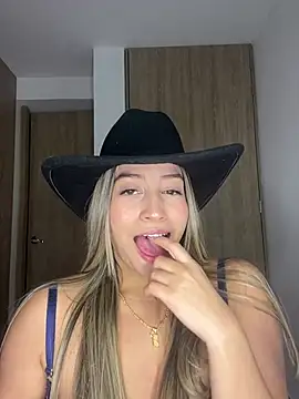 Issabela G1 online show from 03/19/25, 03:52