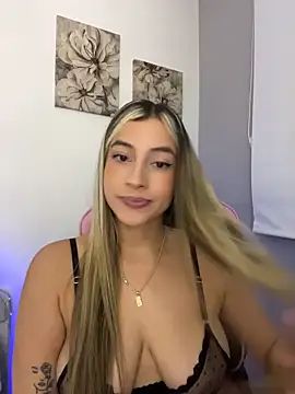 Snapshot of Issabela_G1 chatting on 05/08/26, 11:19 Issabela G1 online show from 05/08/26, 11:19