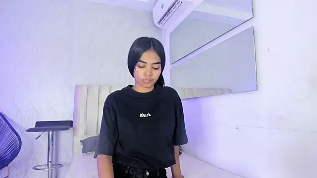 julieta aguilar1 online show from 01/07/26, 06:57