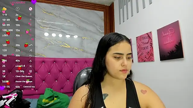 Snapshot of Helen_russo chatting on 05/08/26, 06:23 Helen russo online show from 05/08/26, 06:23