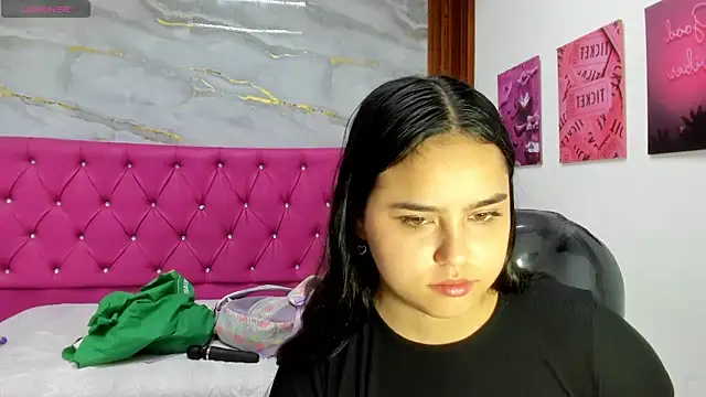 Snapshot of Helen_russo chatting on 04/29/26, 06:14 Helen russo online show from 04/29/26, 06:14