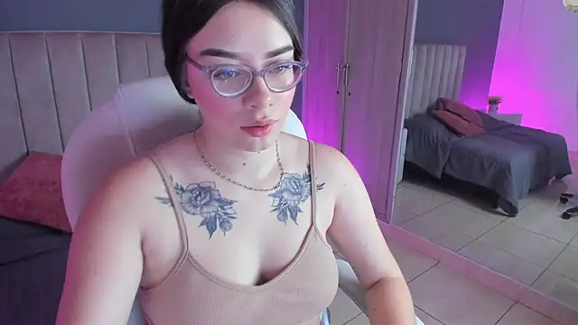 Charlotte Olsen  online show from 02/10/25, 12:29